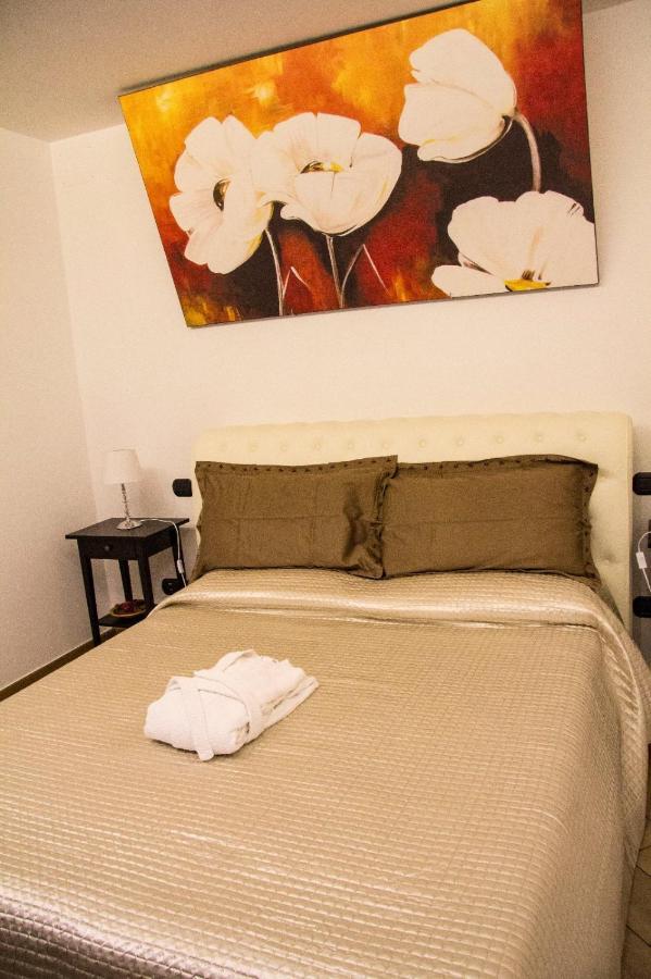 Little House Apartment Modugno Bagian luar foto