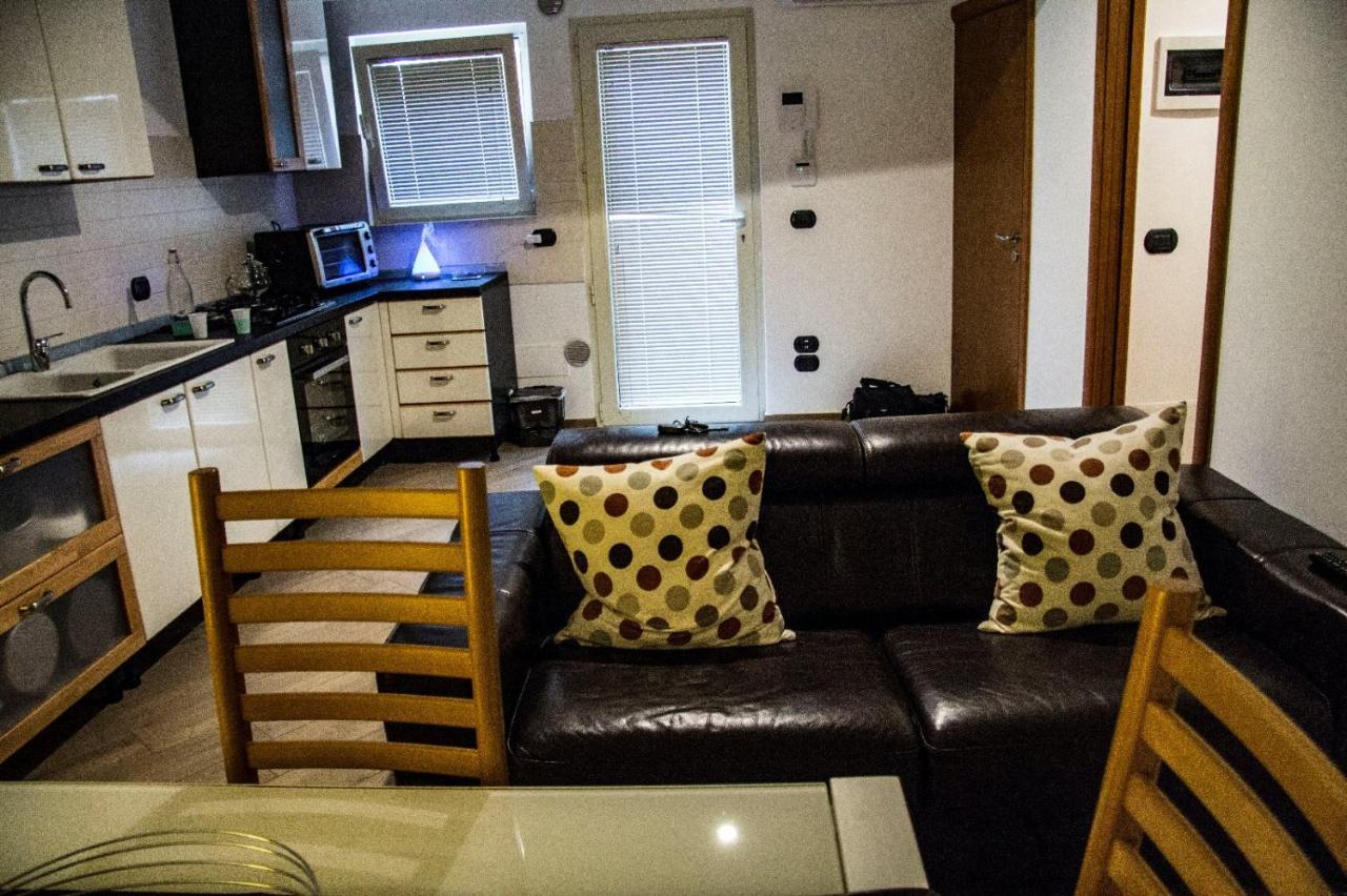 Little House Apartment Modugno Bagian luar foto