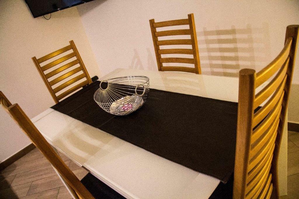 Little House Apartment Modugno Bagian luar foto